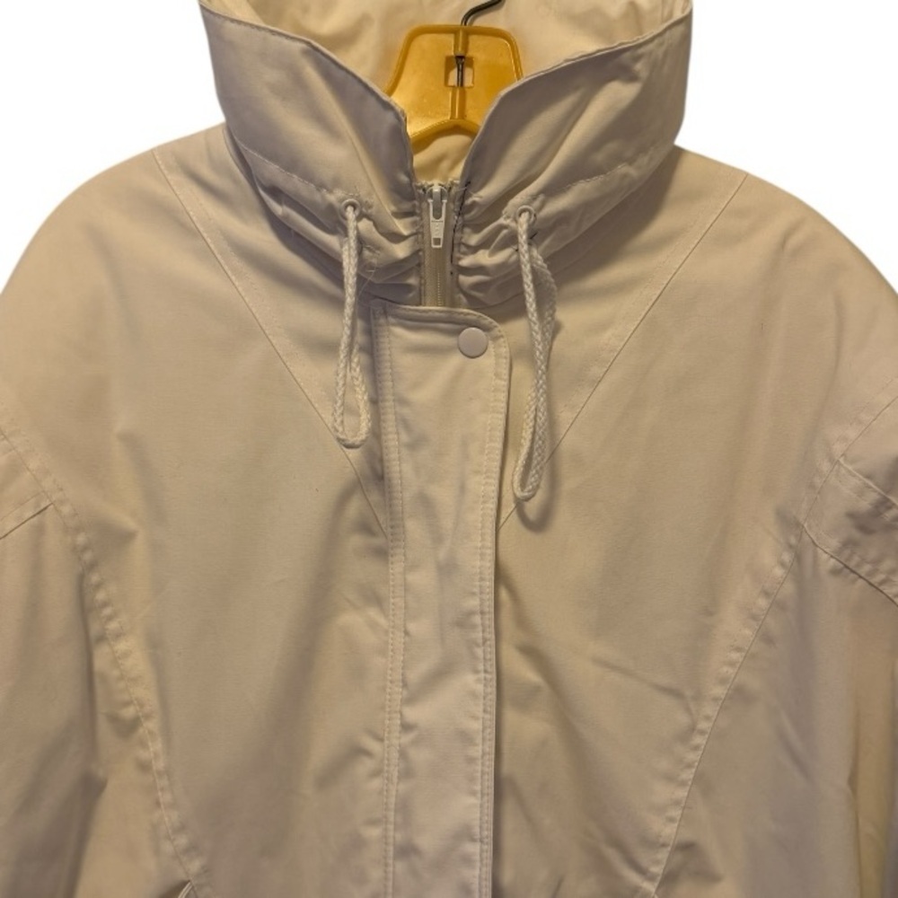 Vintage Crosswind White Coat - Picture 2 of 6